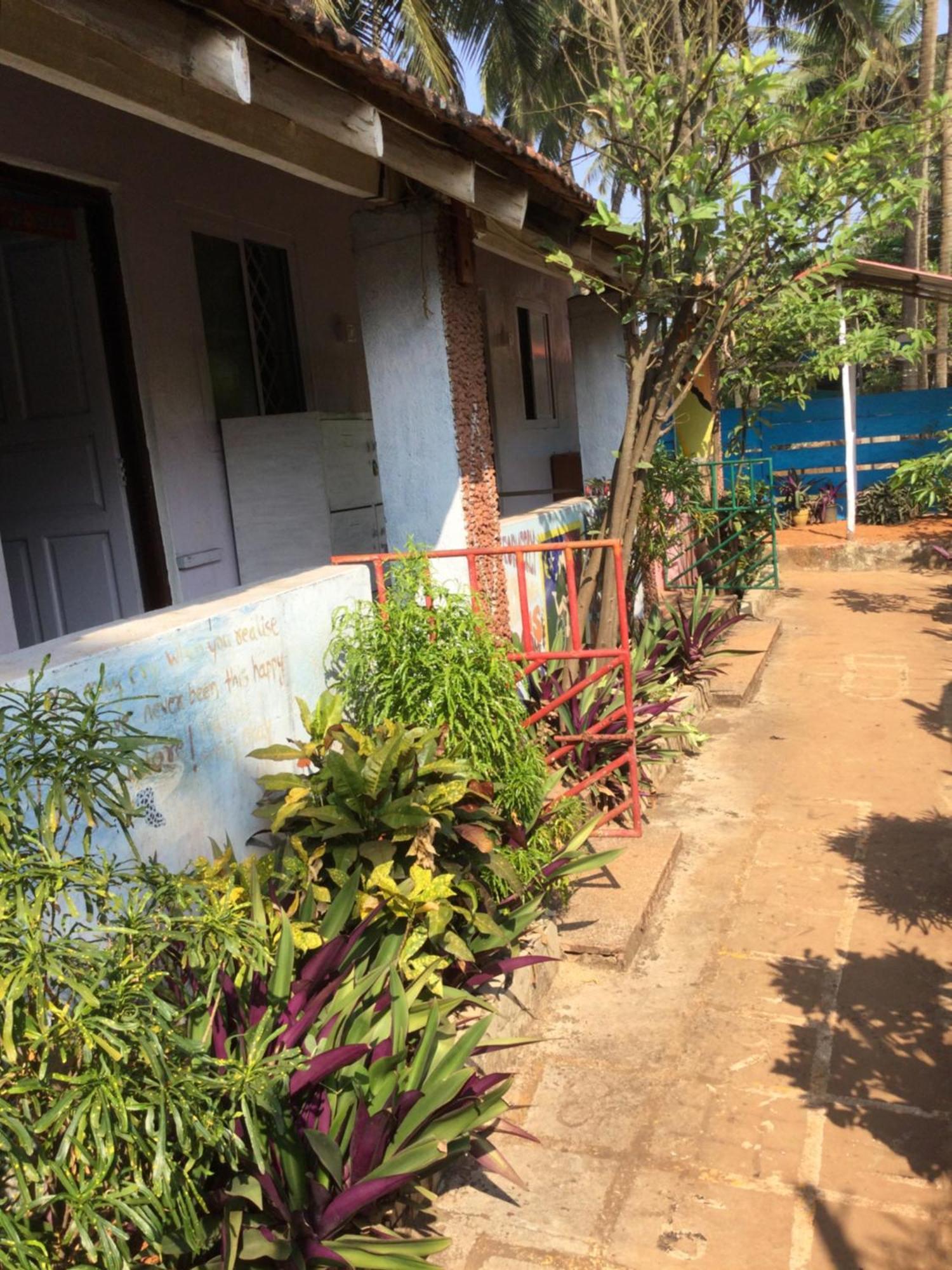 Hippie Hostel Or Goamazing Hostel Anjuna Esterno foto